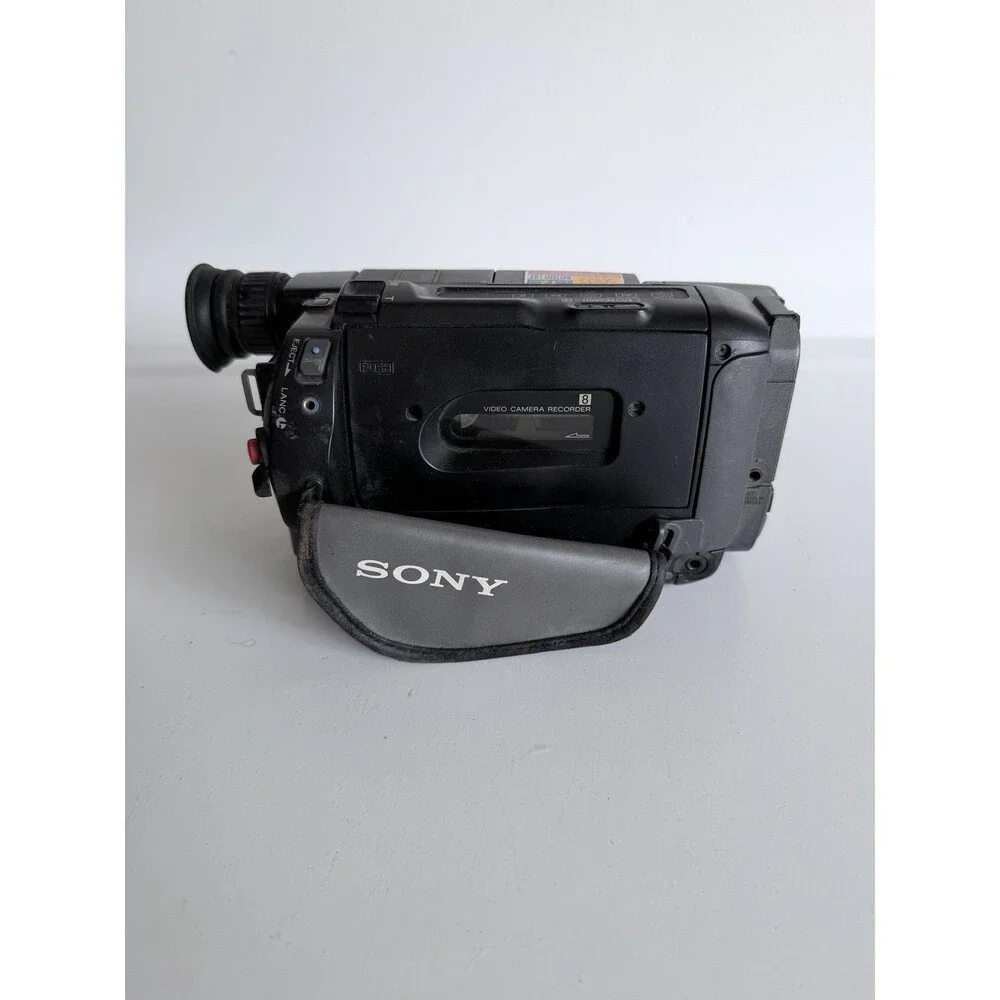 Sony Handycam Vision CCD-TRV25 Video8 XR 16x/64x SteadyShot LCD Black